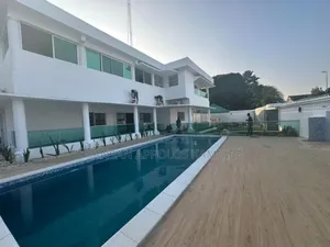 5chbre Duplex dans Superbe Villa Avec, Cocody à Vendre