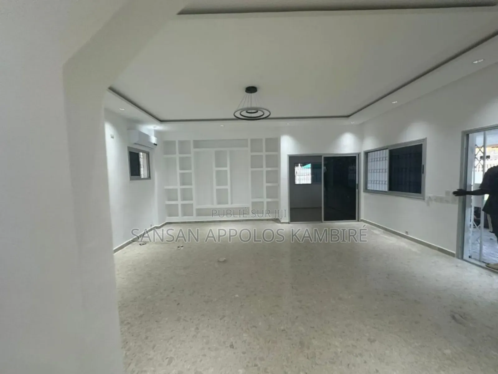 5chbre Duplex dans Superbe Villa Avec, Cocody à Vendre