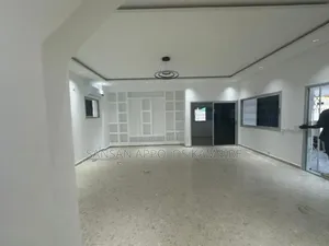 5chbre Duplex dans Superbe Villa Avec, Cocody à Vendre