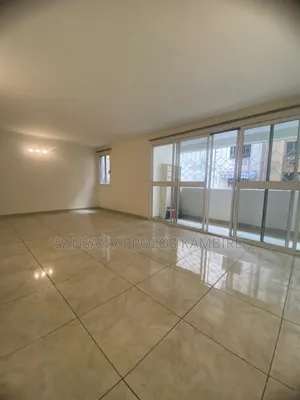 3chbre Appartement dans Appartement De Très, Cocody à Vendre