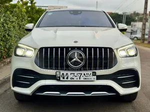 Photo - Mercedes-Benz GLE53 2021 Beige
