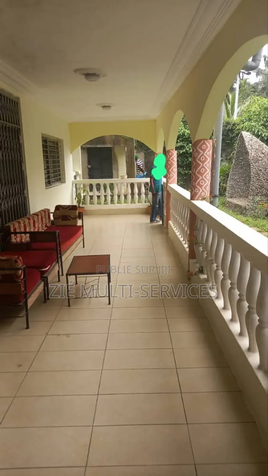 6chbre Villa dans Zié, Cocody à Vendre