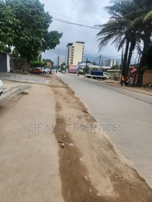 6chbre Villa dans Zié, Cocody à Vendre