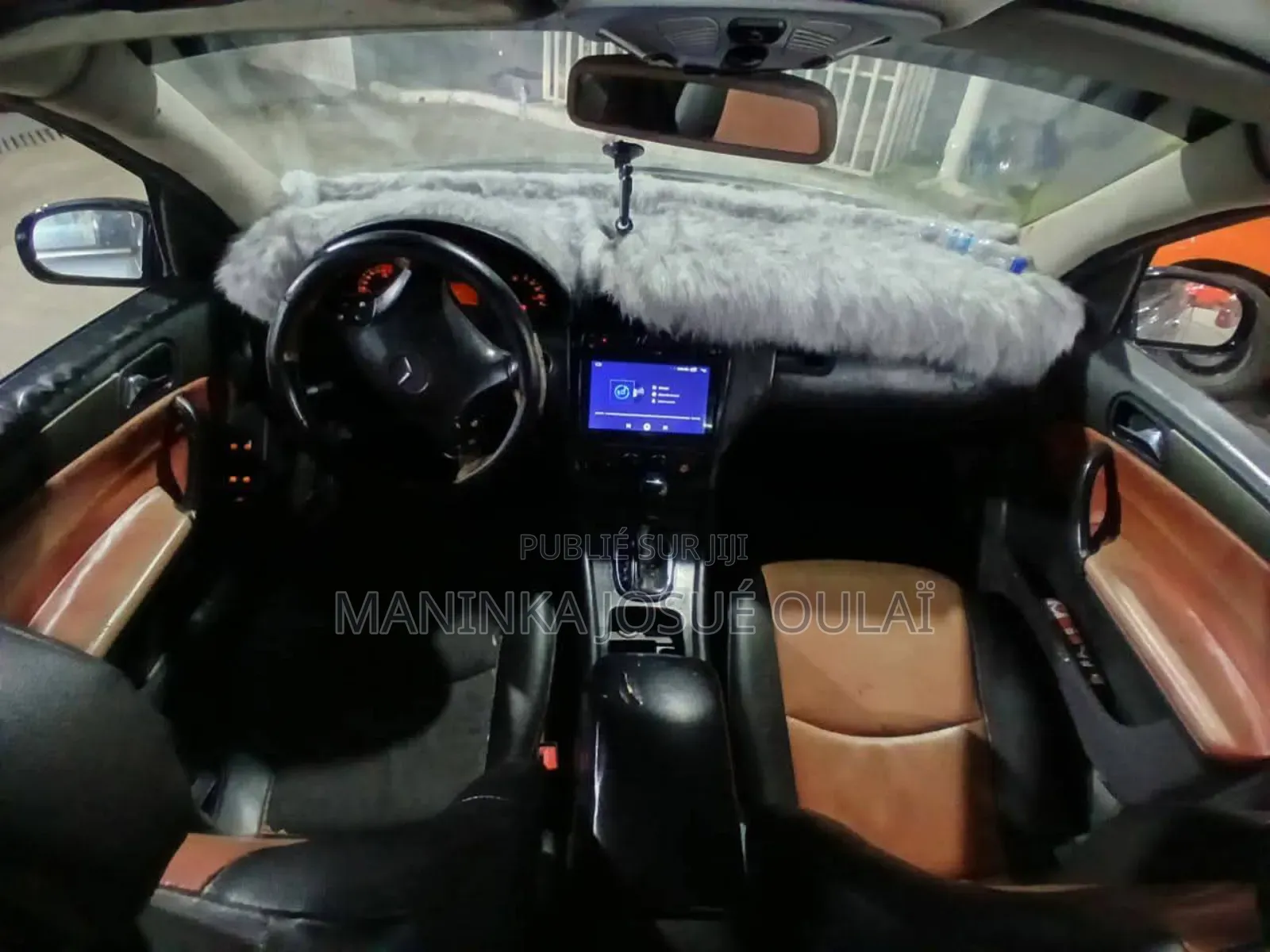 Mercedes-Benz C200 2011 Black