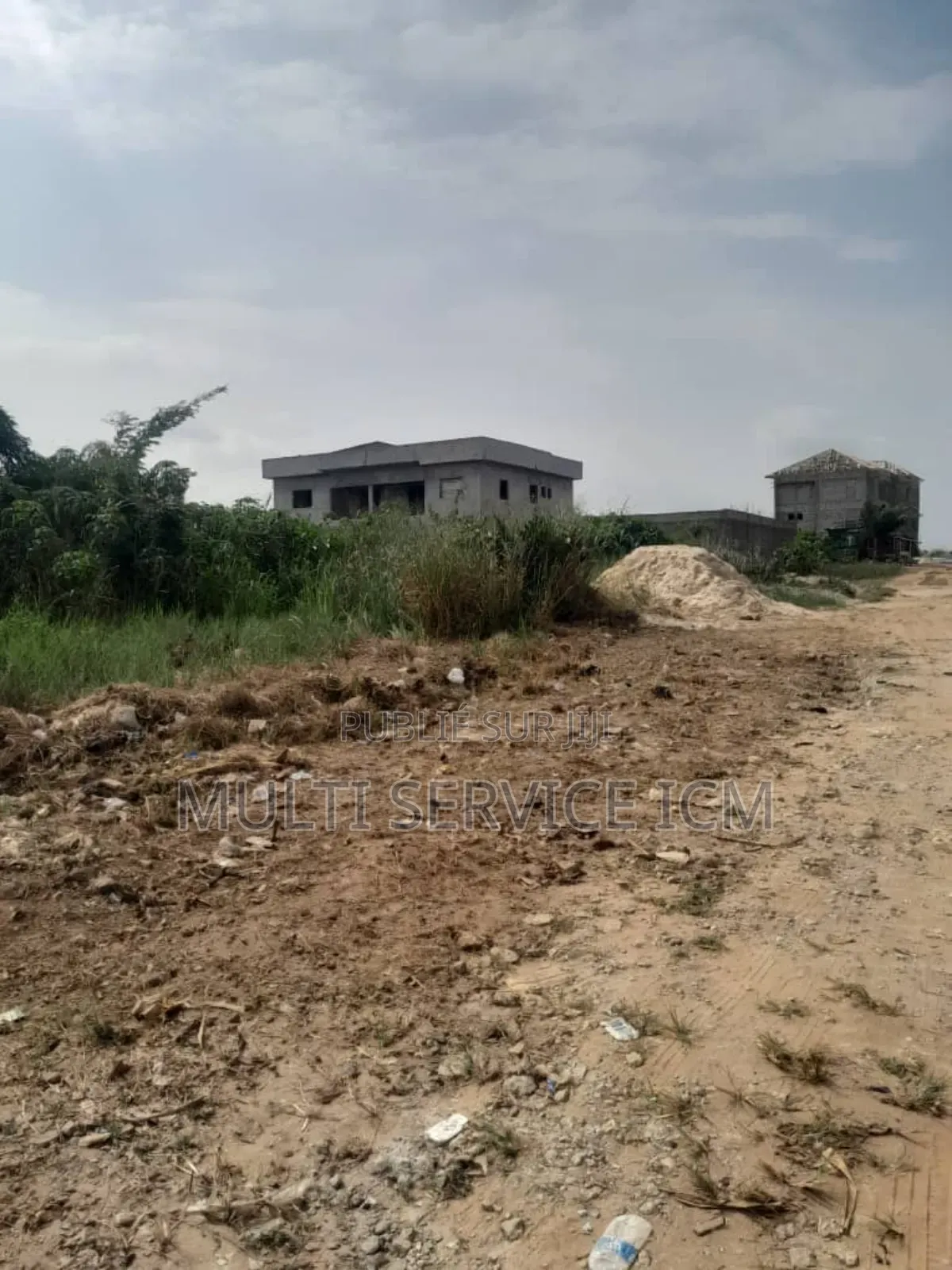 Bingerville Nanmoué Résidentiel. 
A 150 Mètre Du Goudron