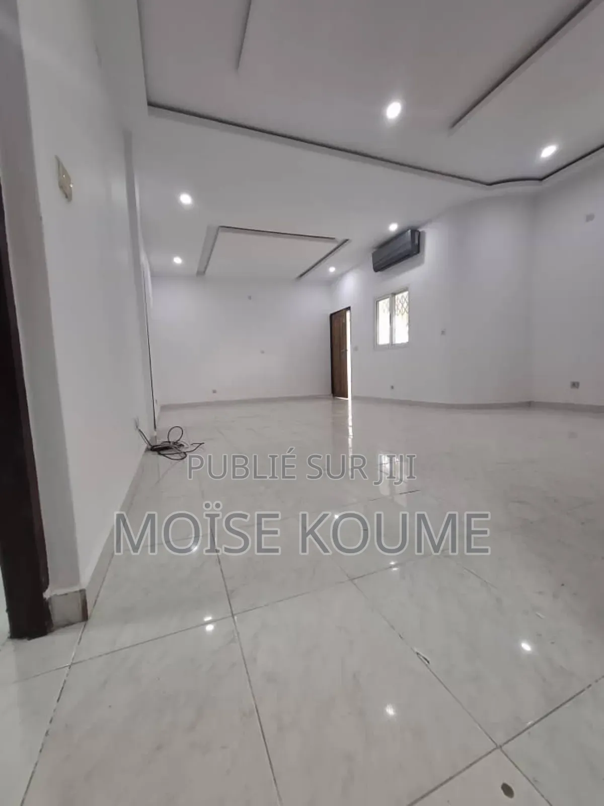 En Vente De 2 Lle Génération De 5 Pièces De Haut Standing À