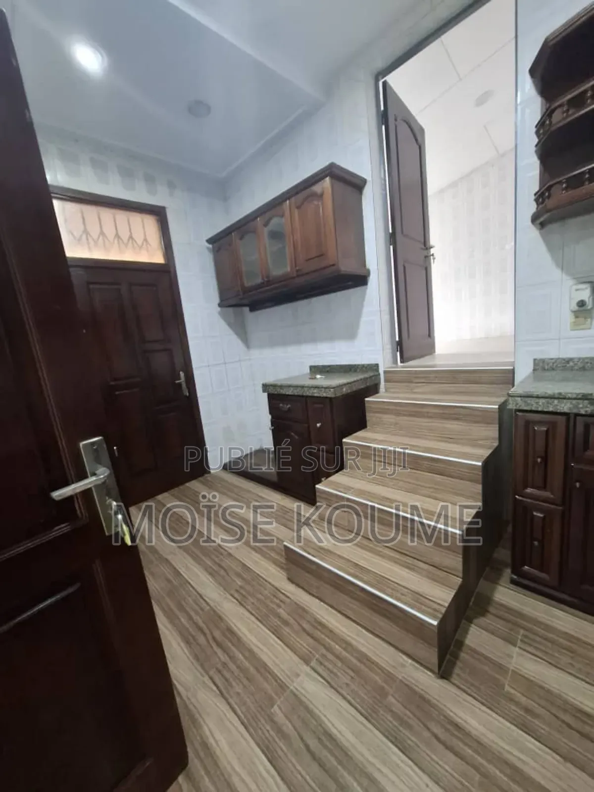 En Vente De 2 Lle Génération De 5 Pièces De Haut Standing À