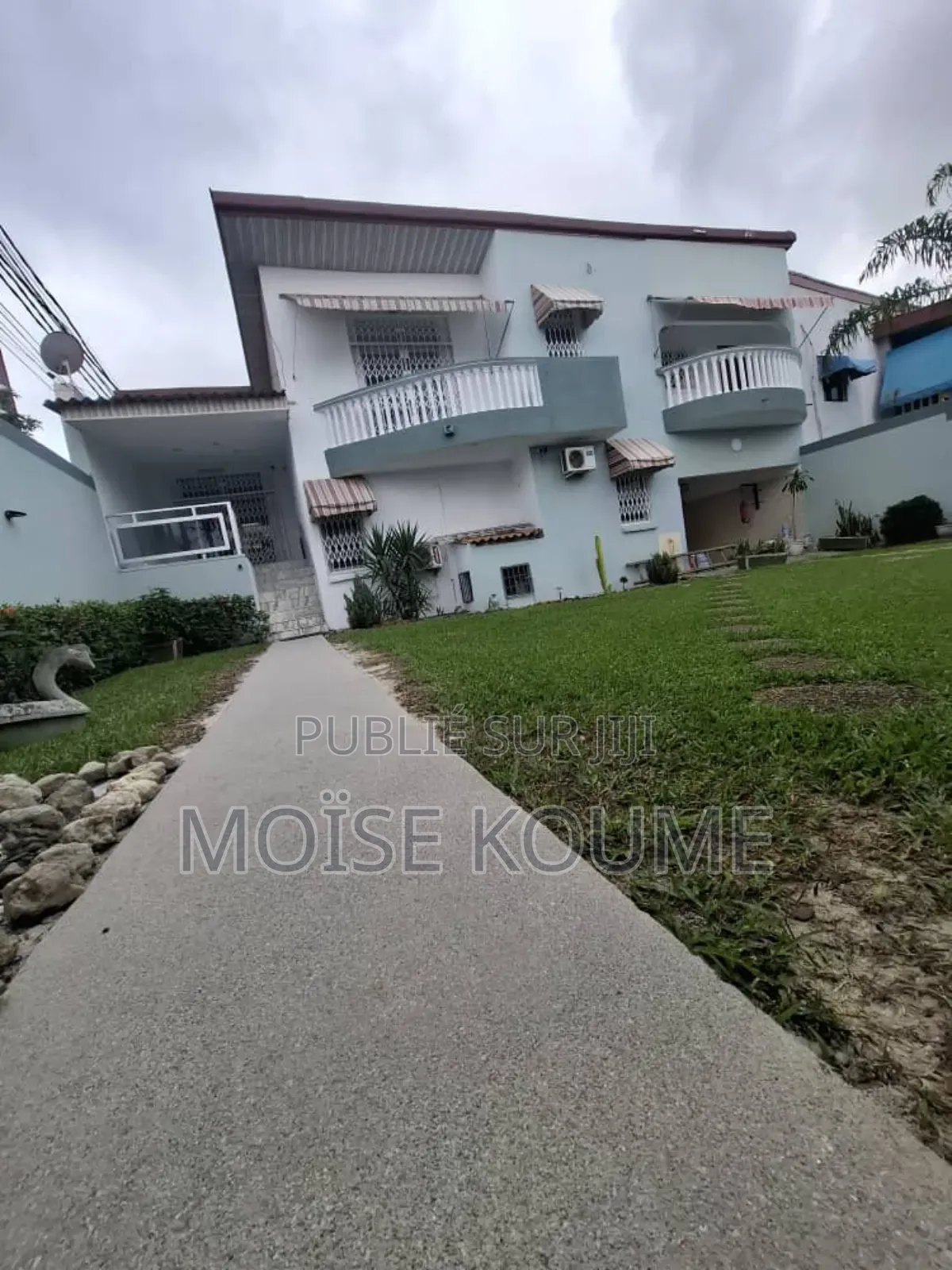 En Vente De 2 Lle Génération De 5 Pièces De Haut Standing À