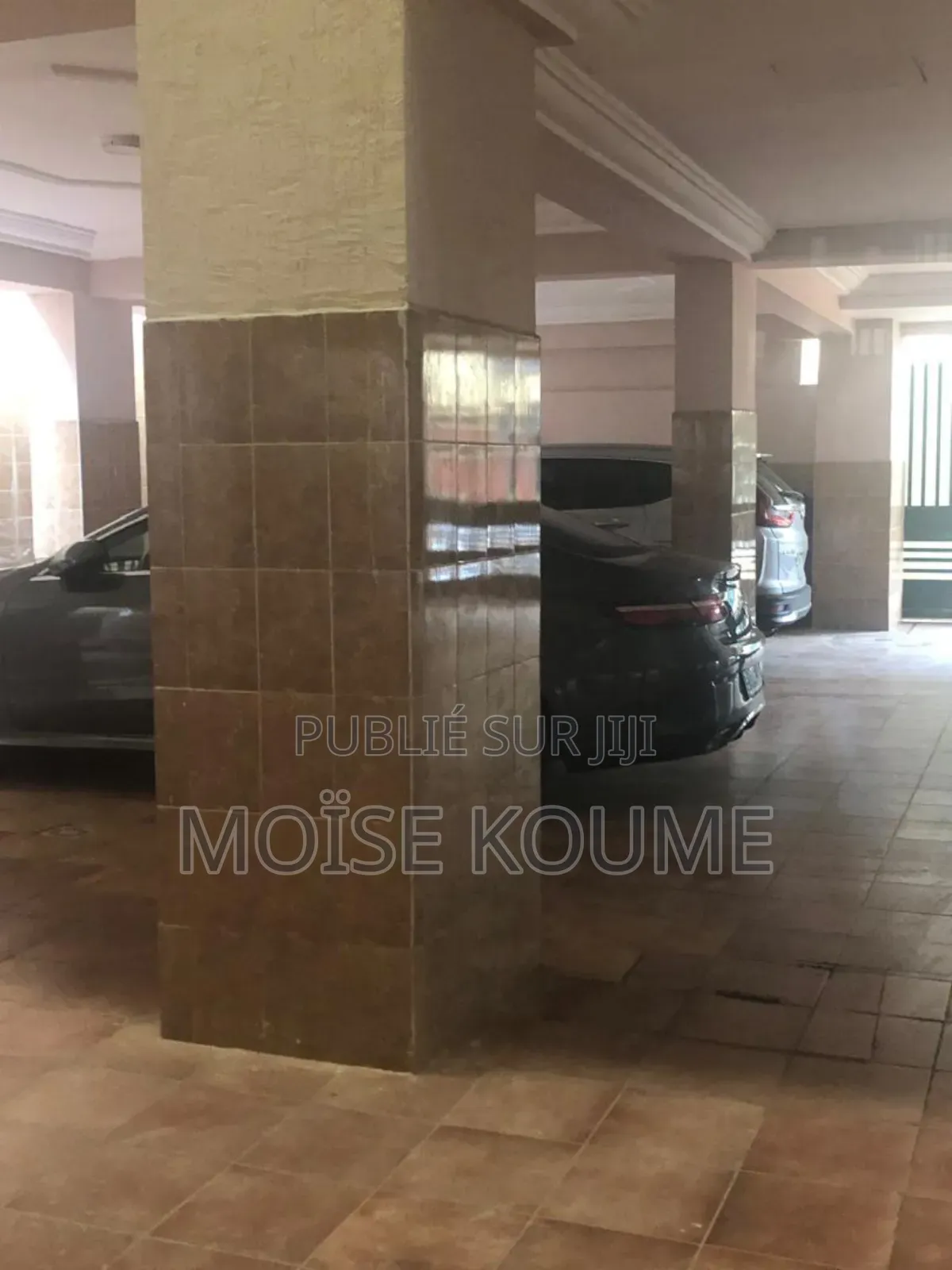 En Vente De 2 Lle Génération De 5 Pièces De Haut Standing À