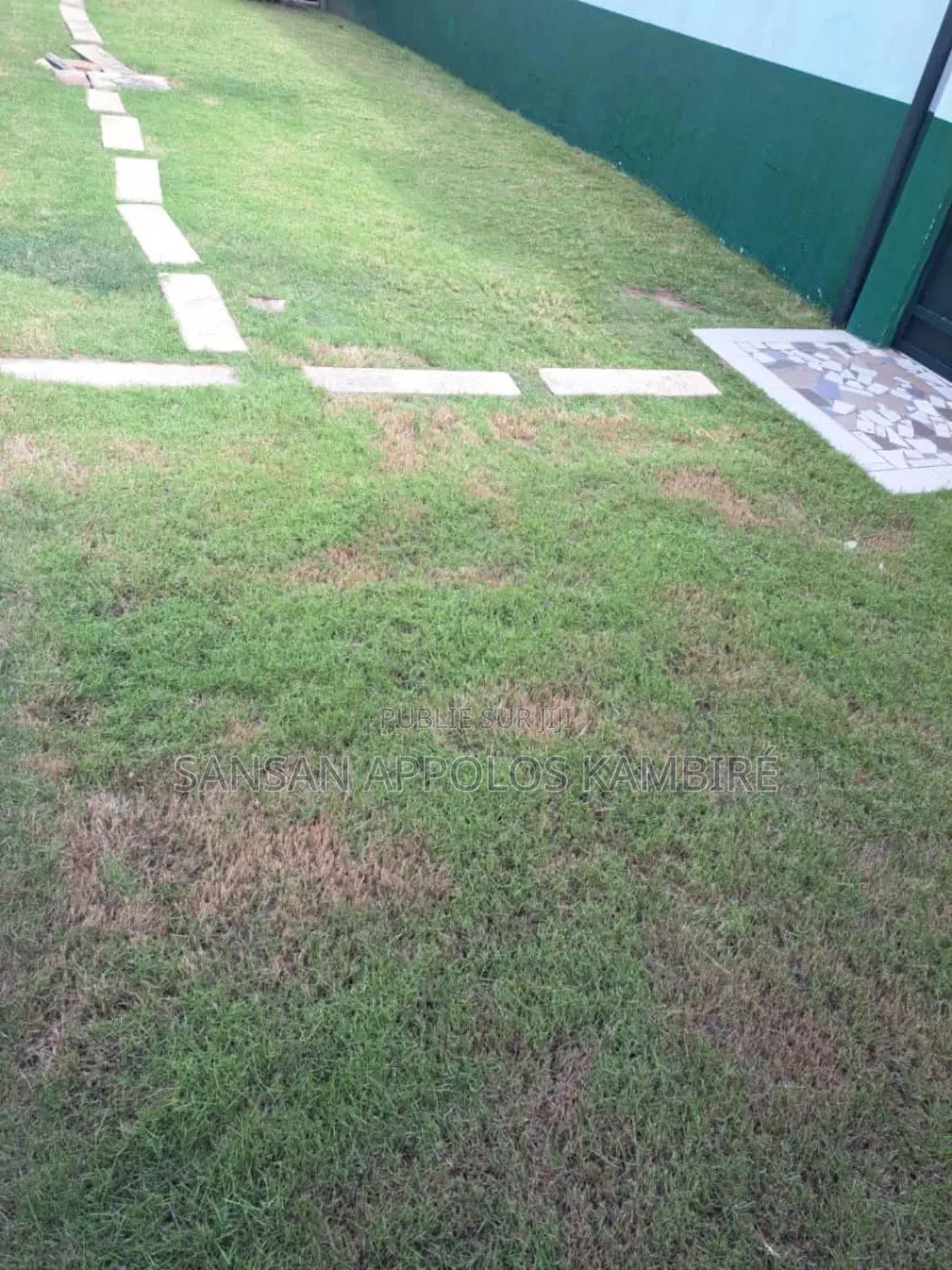 3chbre Villa dans Une Villa En Vente À, Cocody à Vendre