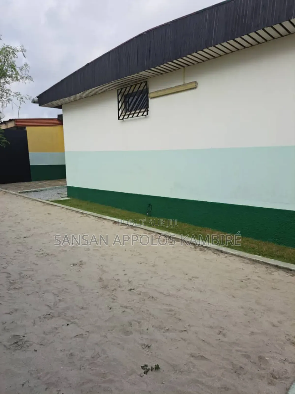 3chbre Villa dans Une Villa En Vente À, Cocody à Vendre