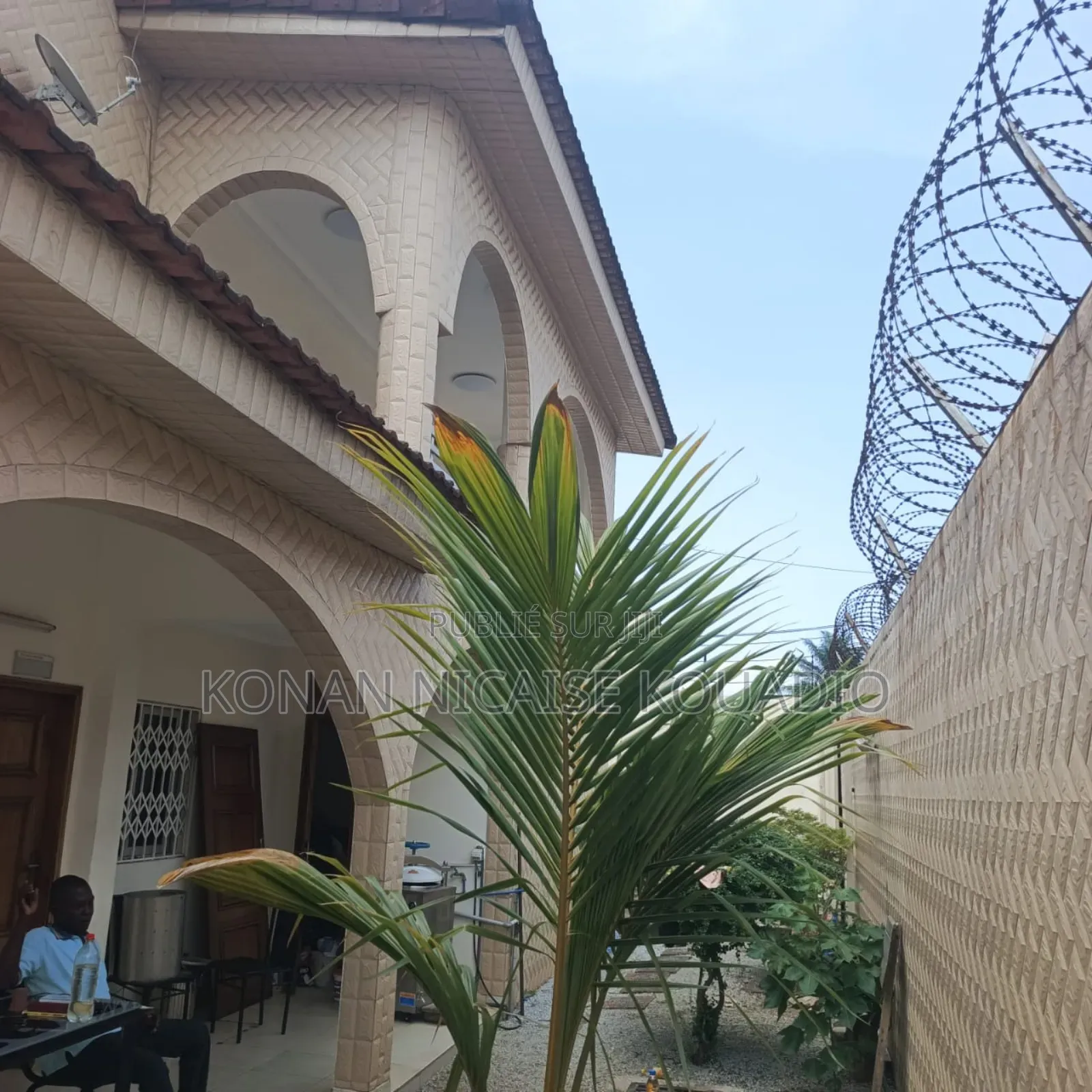 16chbre Duplex dans Villa, Cocody à Louer