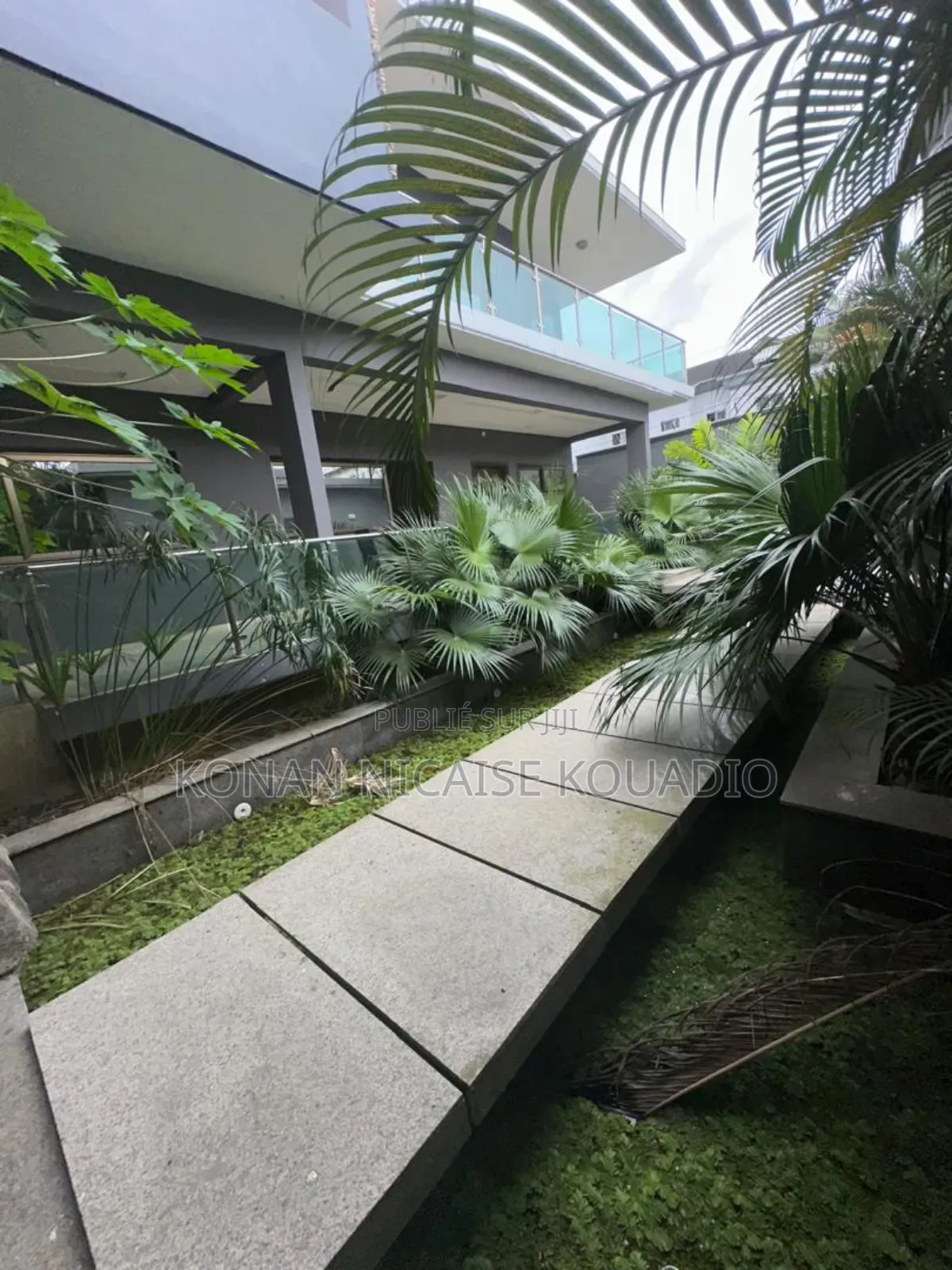 20chbre Duplex dans Cocody à Louer