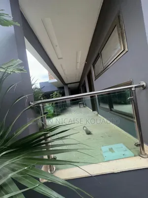 20chbre Duplex dans Cocody à Louer