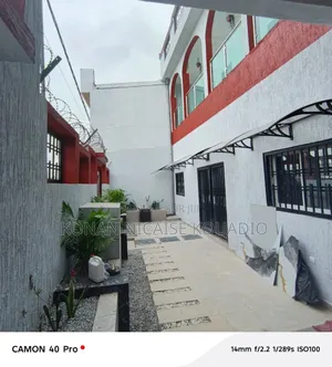 6chbre Villa dans Villa, Cocody à Louer