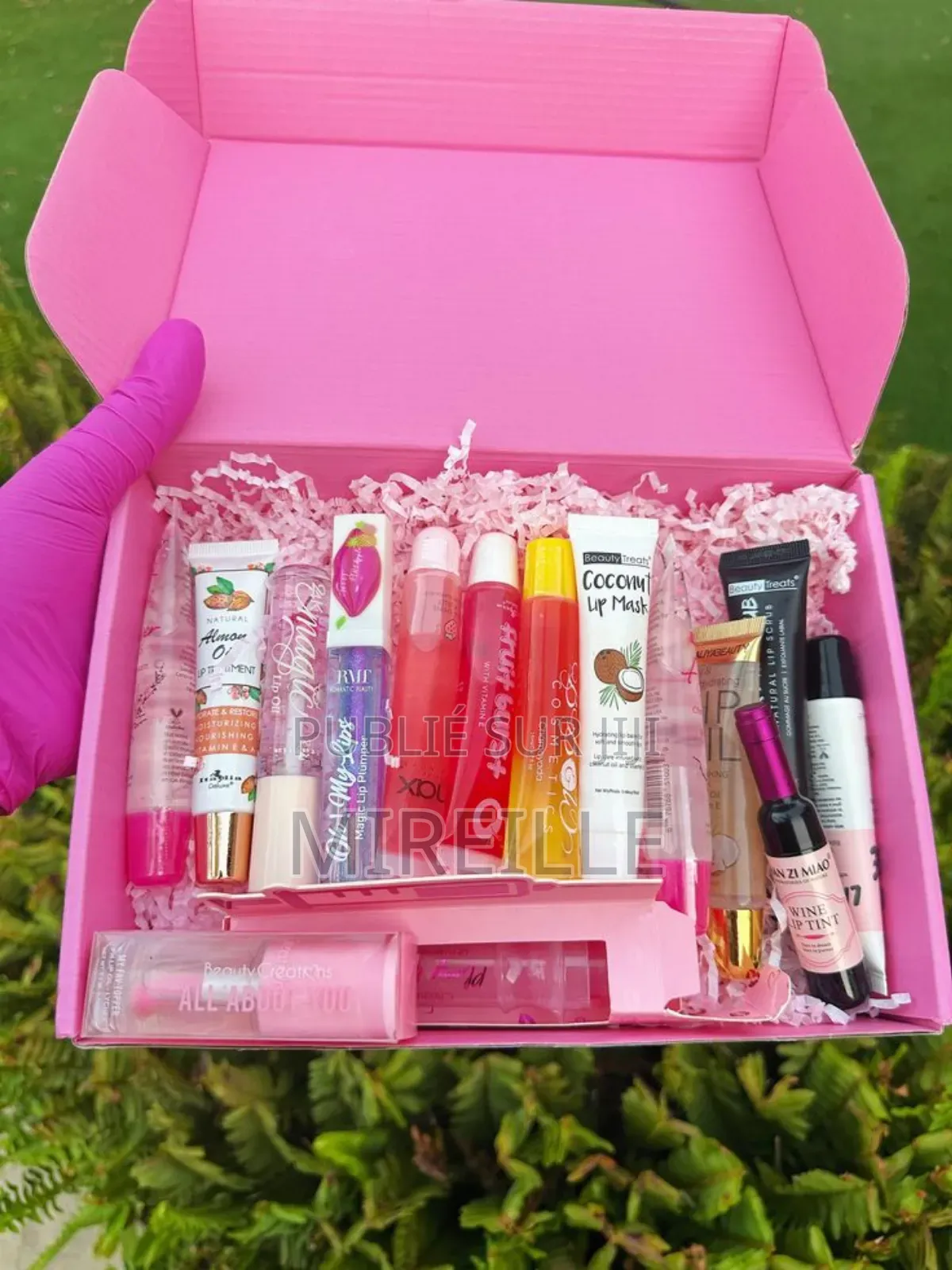 Box De Gloss a Lèvre Incolore Et Hydratant