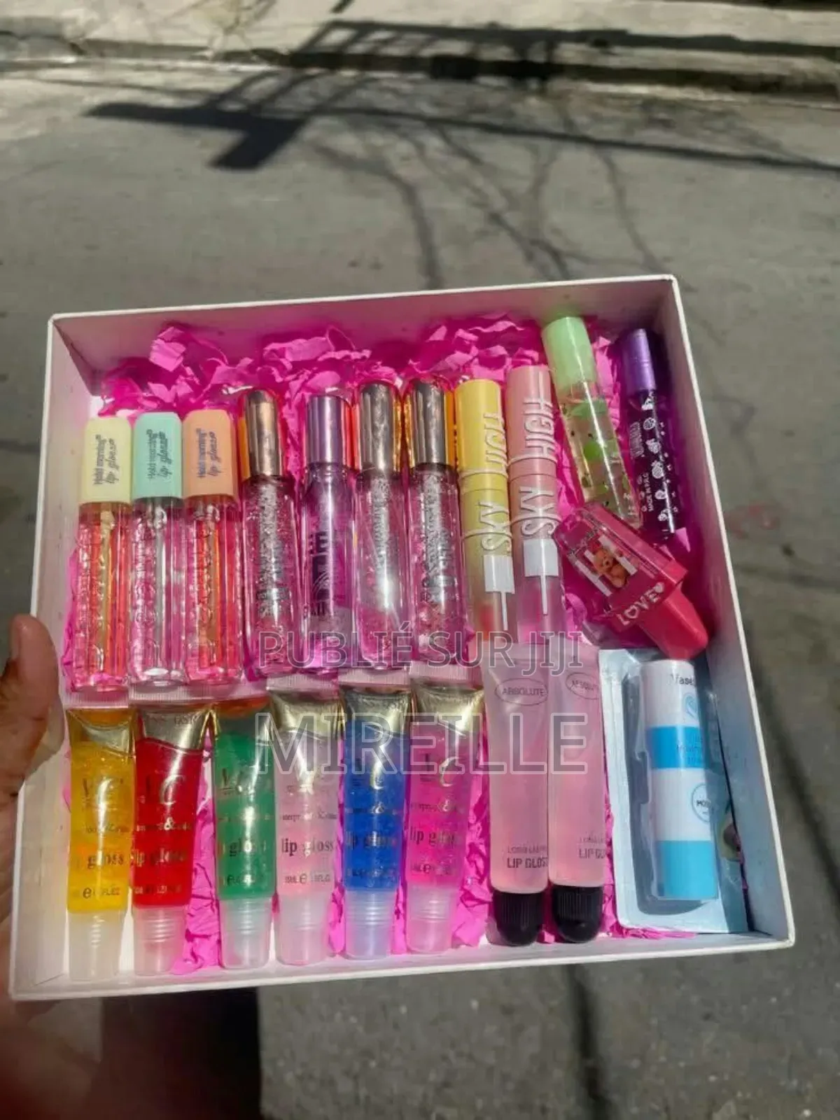 Box De Gloss a Lèvre Incolore Et Hydratant