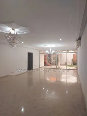 5chbre Duplex dans Une Magnifique Villa, Cocody à Vendre