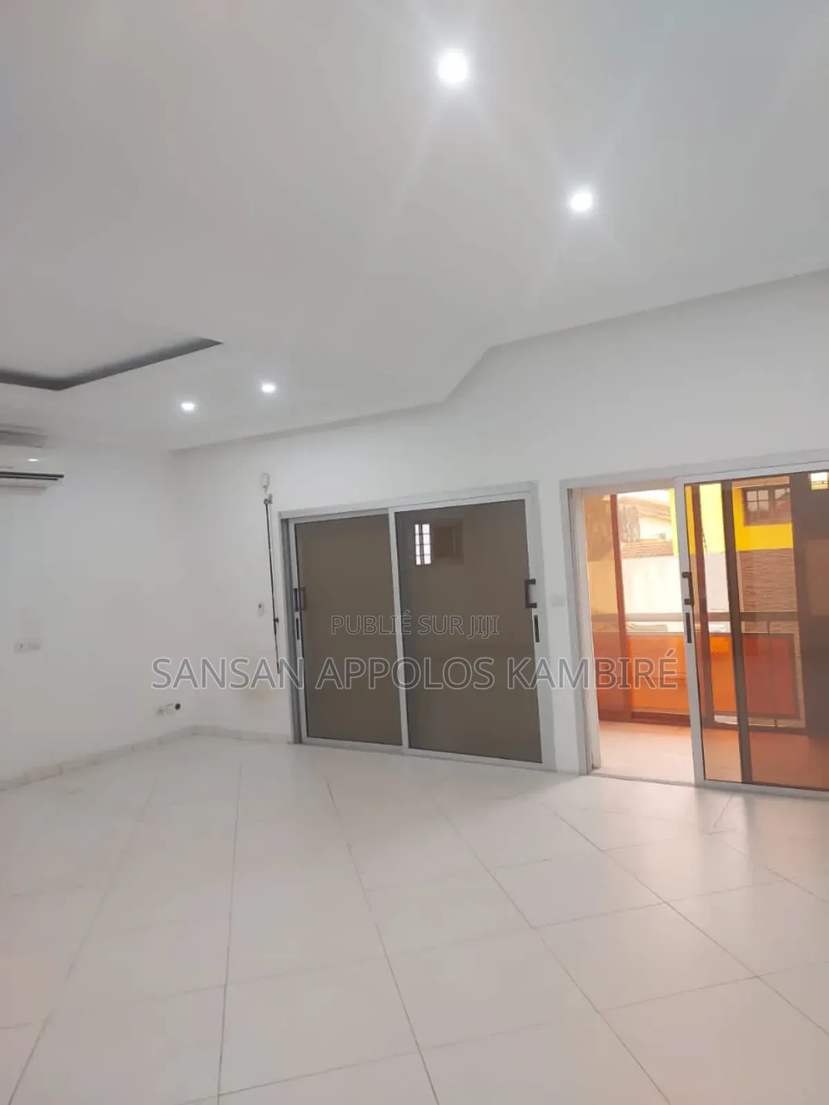 5chbre Duplex dans Une Magnifique Villa, Cocody à Vendre