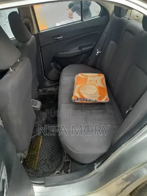 Suzuki Dzire 2023 Gris