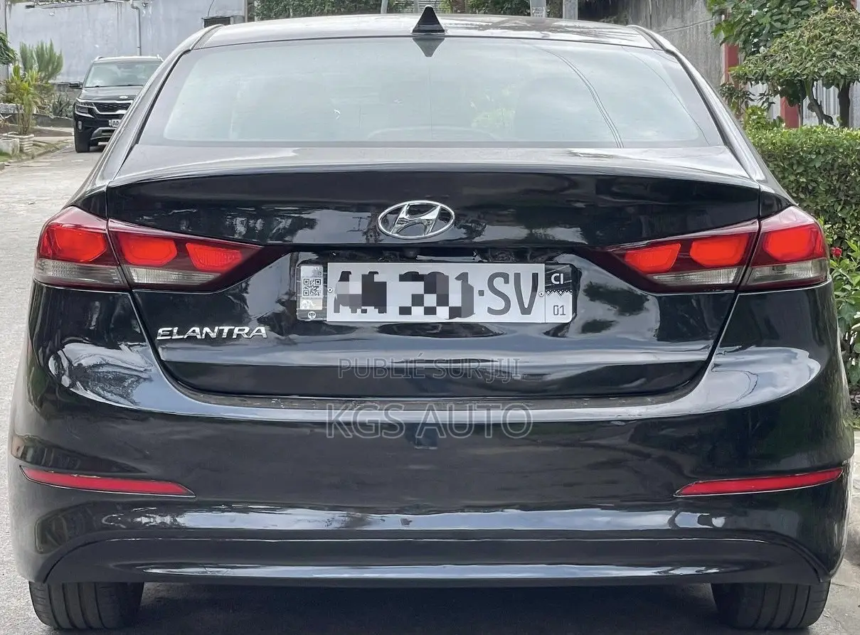 Hyundai Elantra Limited 2018 Noir Mat