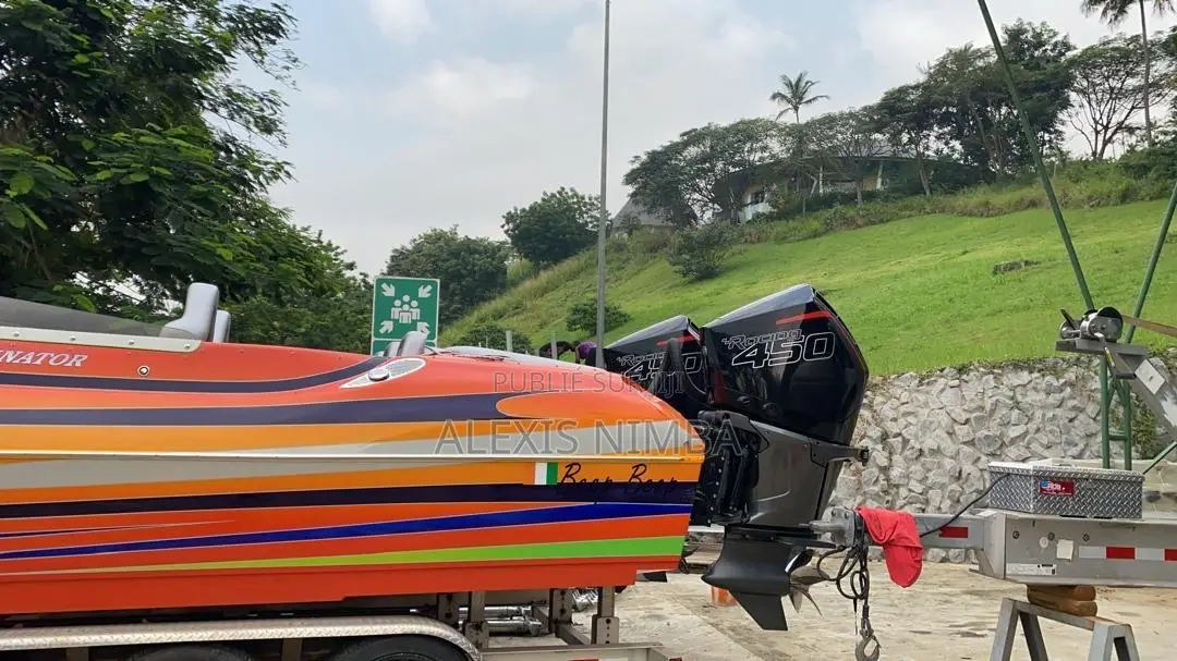Bateau De Beau 2 Bouche Coque D’Origine 900cv Mercury