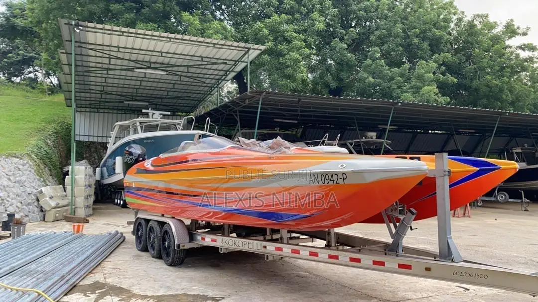 Bateau De Beau 2 Bouche Coque D’Origine 900cv Mercury