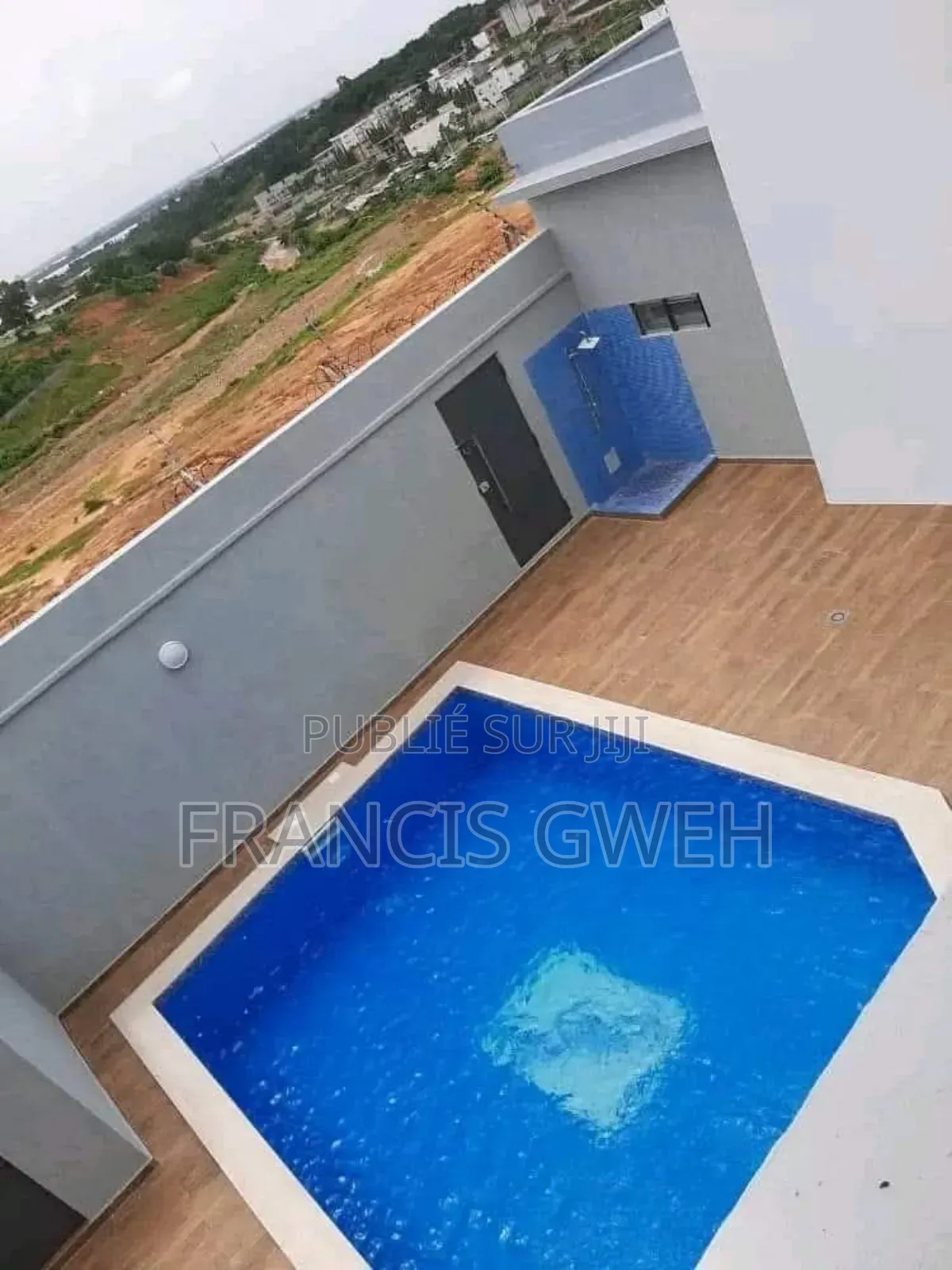 5chbre Duplex dans Francis Gweh, Cocody à Louer