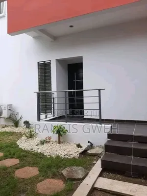 5chbre Duplex dans Francis Gweh, Cocody à Louer
