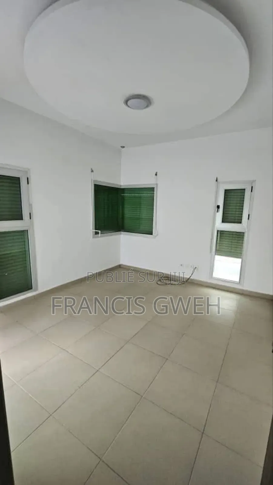 5chbre Duplex dans Francis Gweh, Cocody à Louer