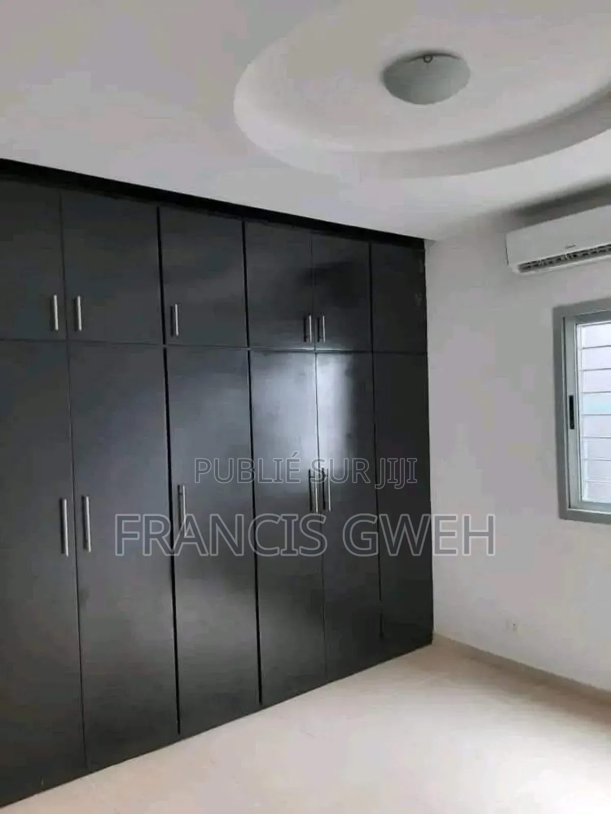 5chbre Duplex dans Francis Gweh, Cocody à Louer