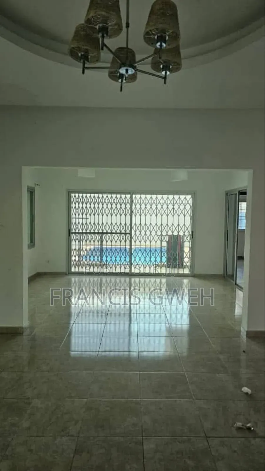 5chbre Duplex dans Francis Gweh, Cocody à Louer