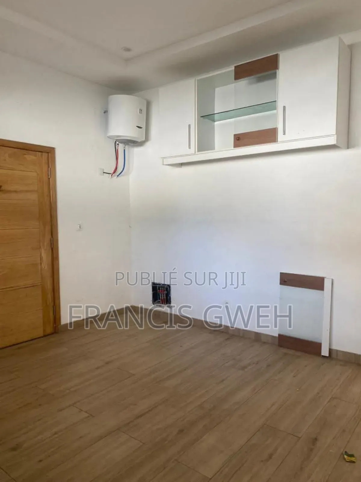 5chbre Duplex dans Francis Gweh, Cocody à Louer