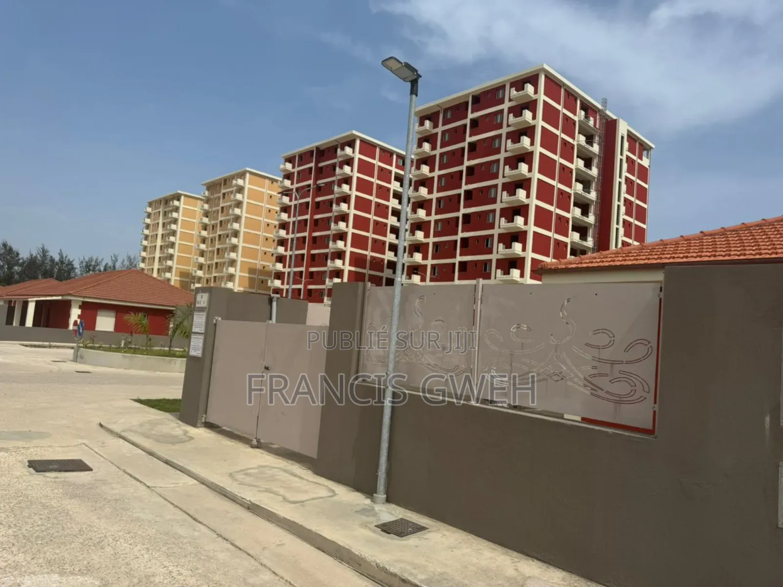 3chbre Villa dans Francis Gweh, Cocody à Louer