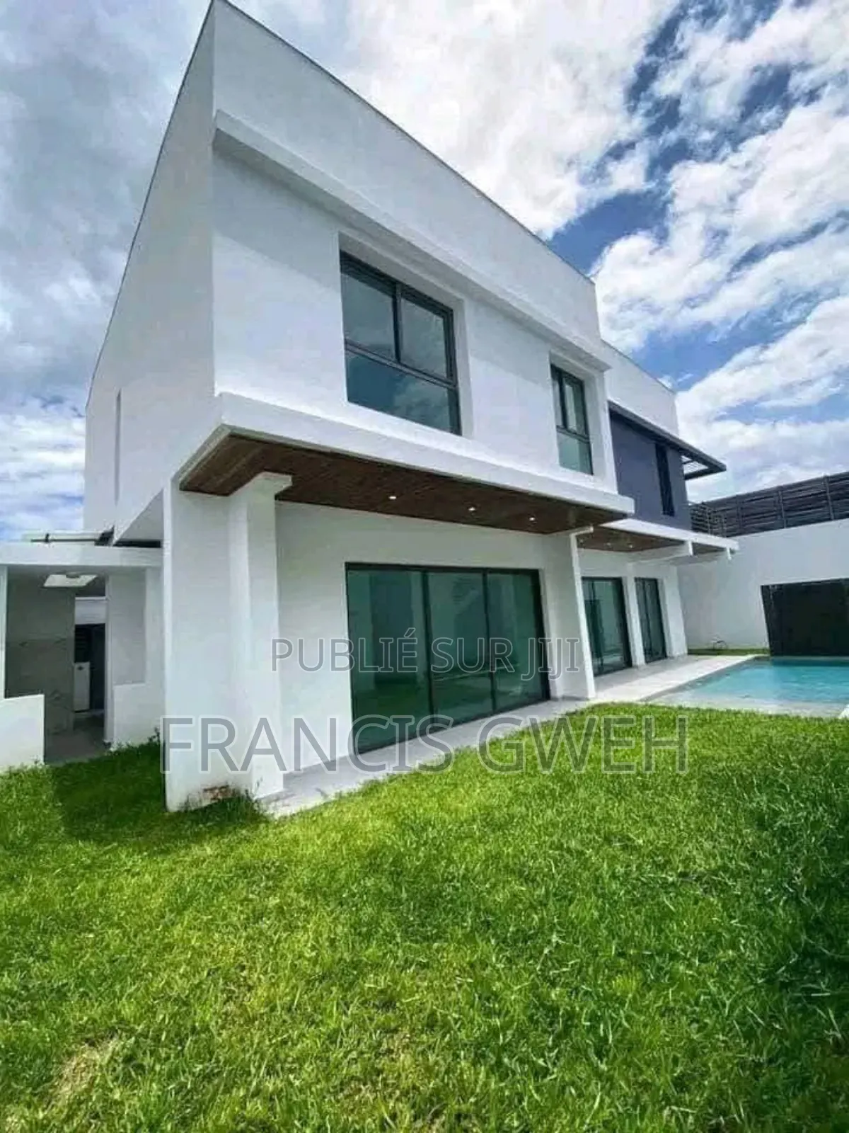 4chbre Duplex dans Francis Gweh, Cocody à Louer