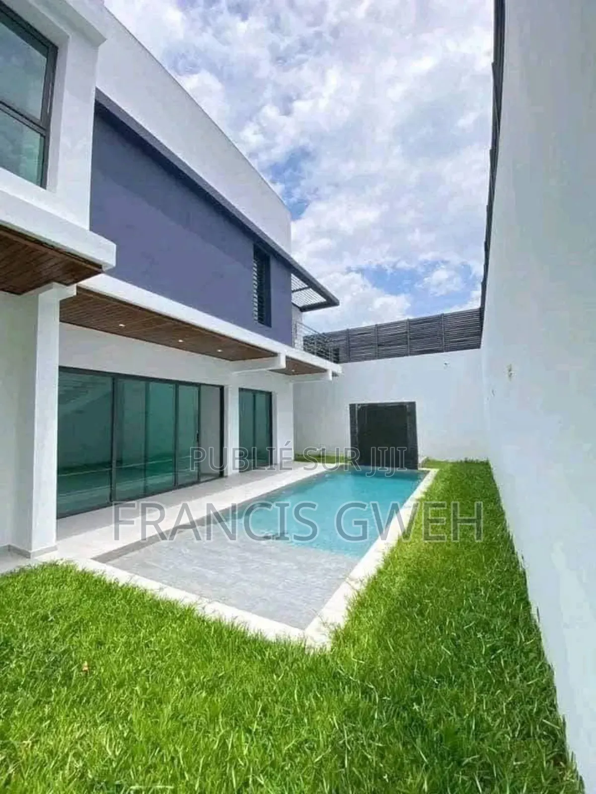 4chbre Duplex dans Francis Gweh, Cocody à Louer