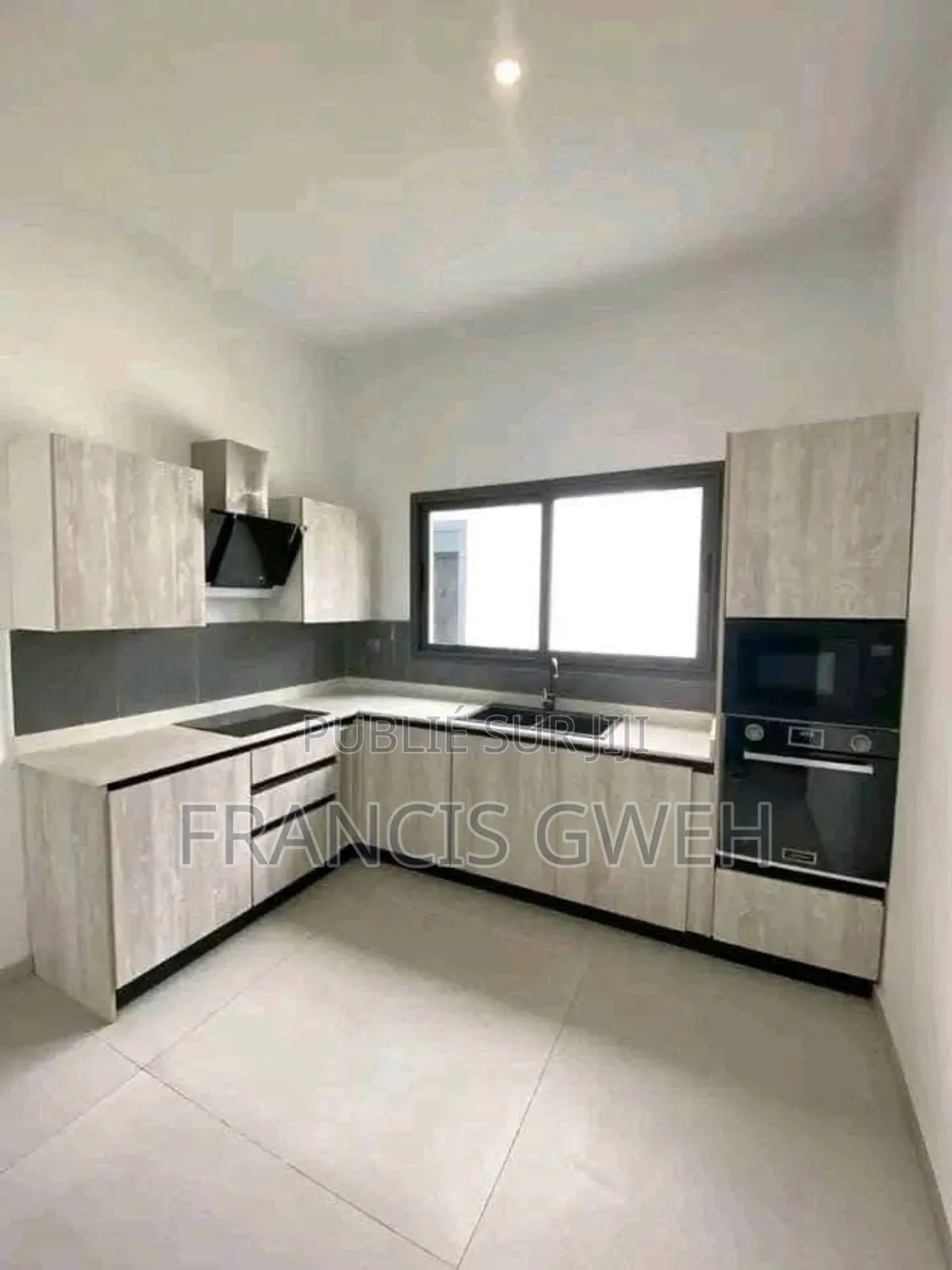 4chbre Duplex dans Francis Gweh, Cocody à Louer