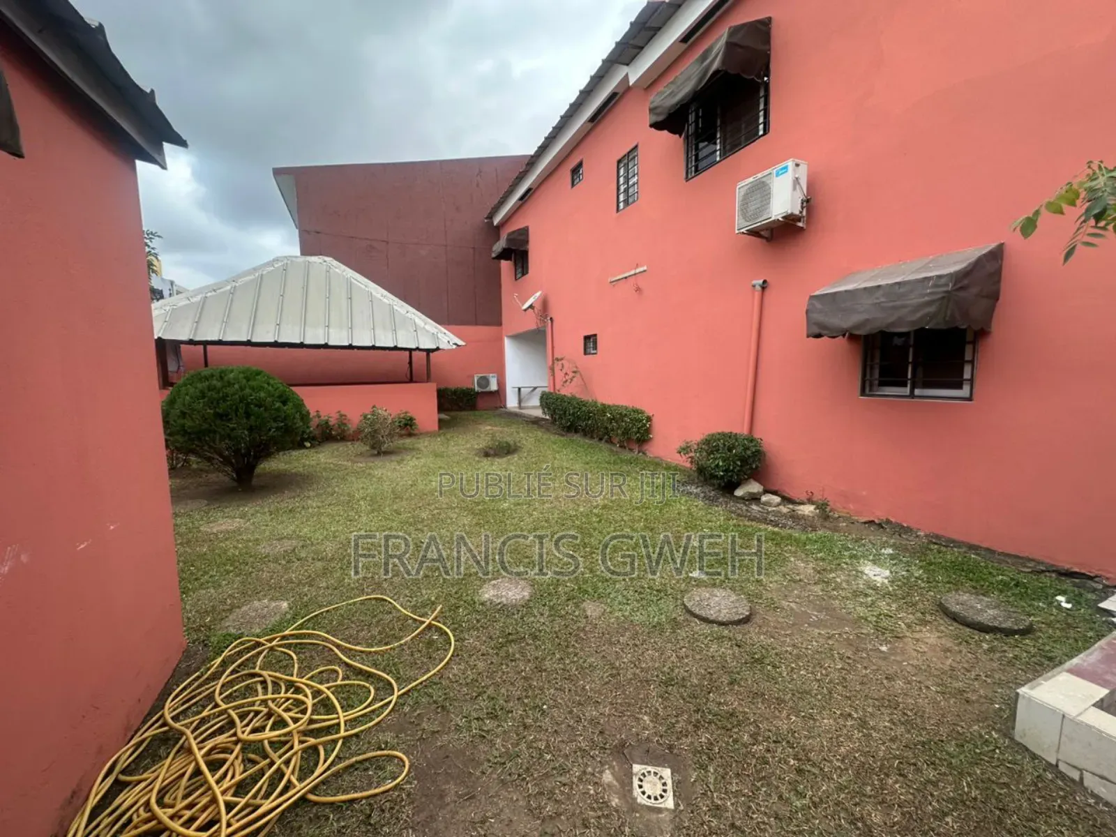 3chbre Duplex dans Francis Gweh, Cocody à Louer