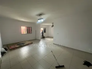 3chbre Duplex dans Francis Gweh, Cocody à Louer