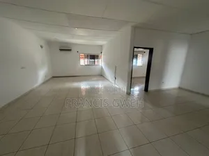 3chbre Duplex dans Francis Gweh, Cocody à Louer