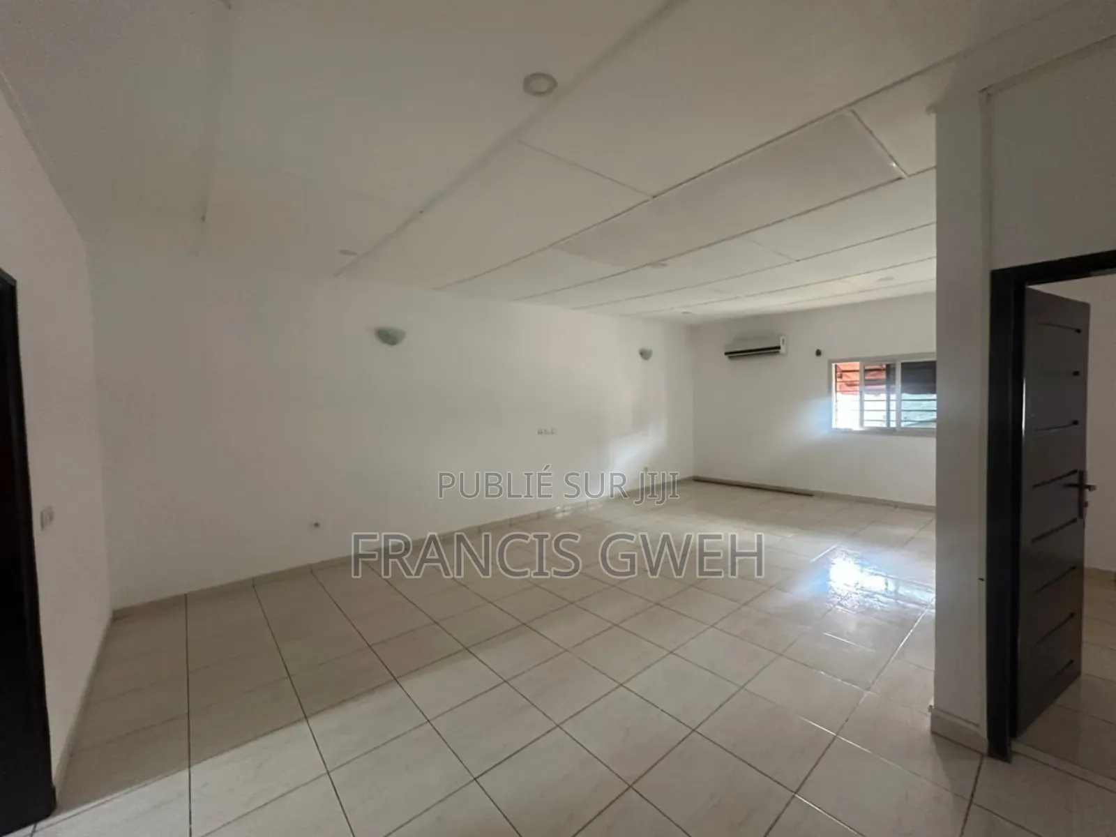 3chbre Duplex dans Francis Gweh, Cocody à Louer