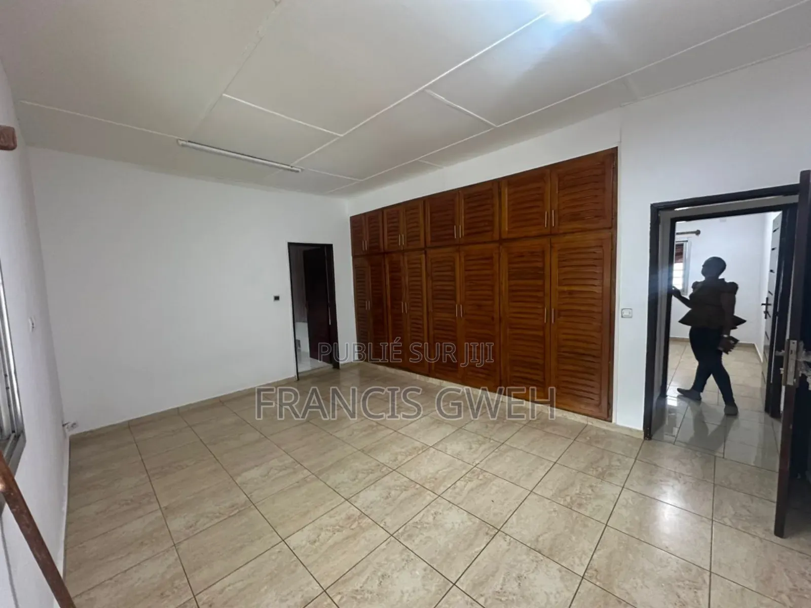 3chbre Duplex dans Francis Gweh, Cocody à Louer