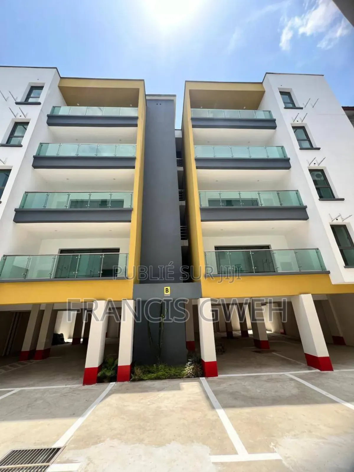 3chbre Appartement dans Francis Gweh, Cocody à Louer