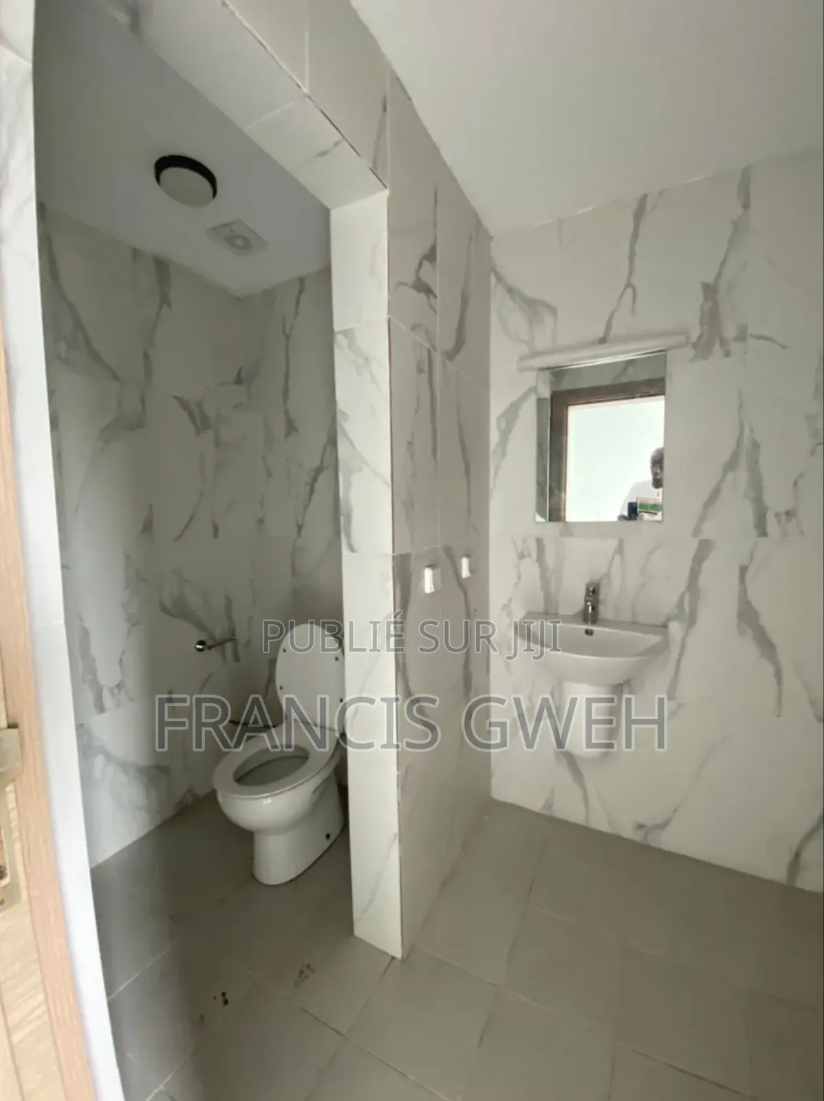 3chbre Appartement dans Francis Gweh, Cocody à Louer