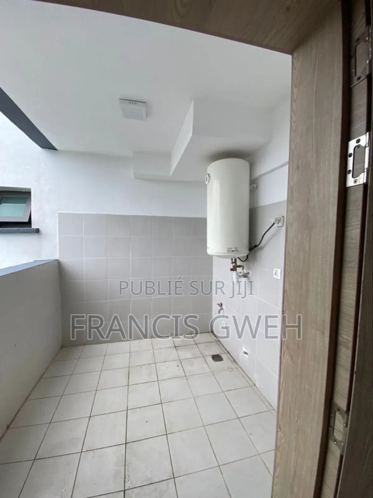 3chbre Appartement dans Francis Gweh, Cocody à Louer