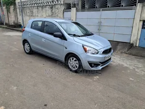 Mitsubishi Mirage ES 2019 Blue