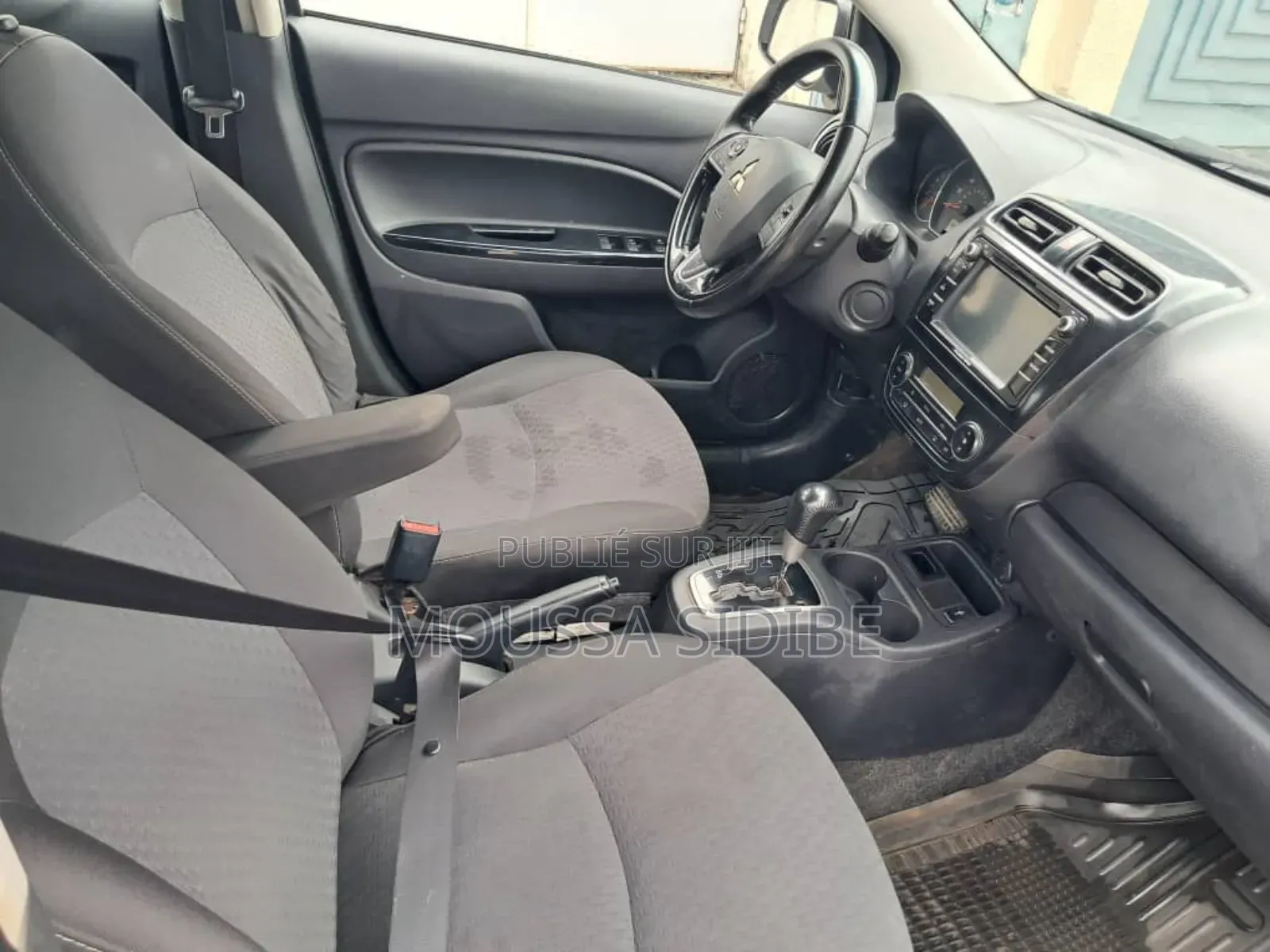 Mitsubishi Mirage ES 2019 Blue