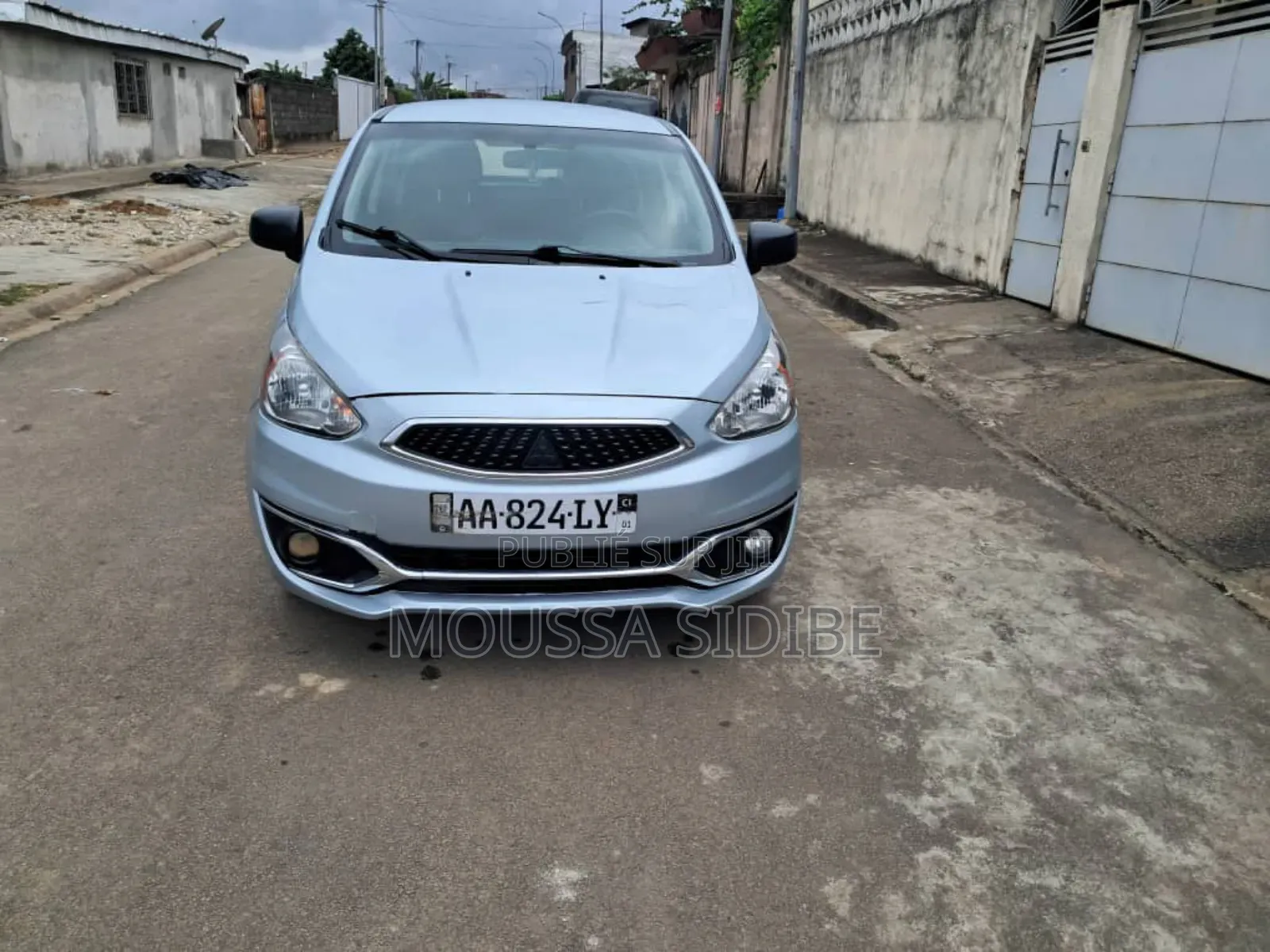 Mitsubishi Mirage ES 2019 Blue