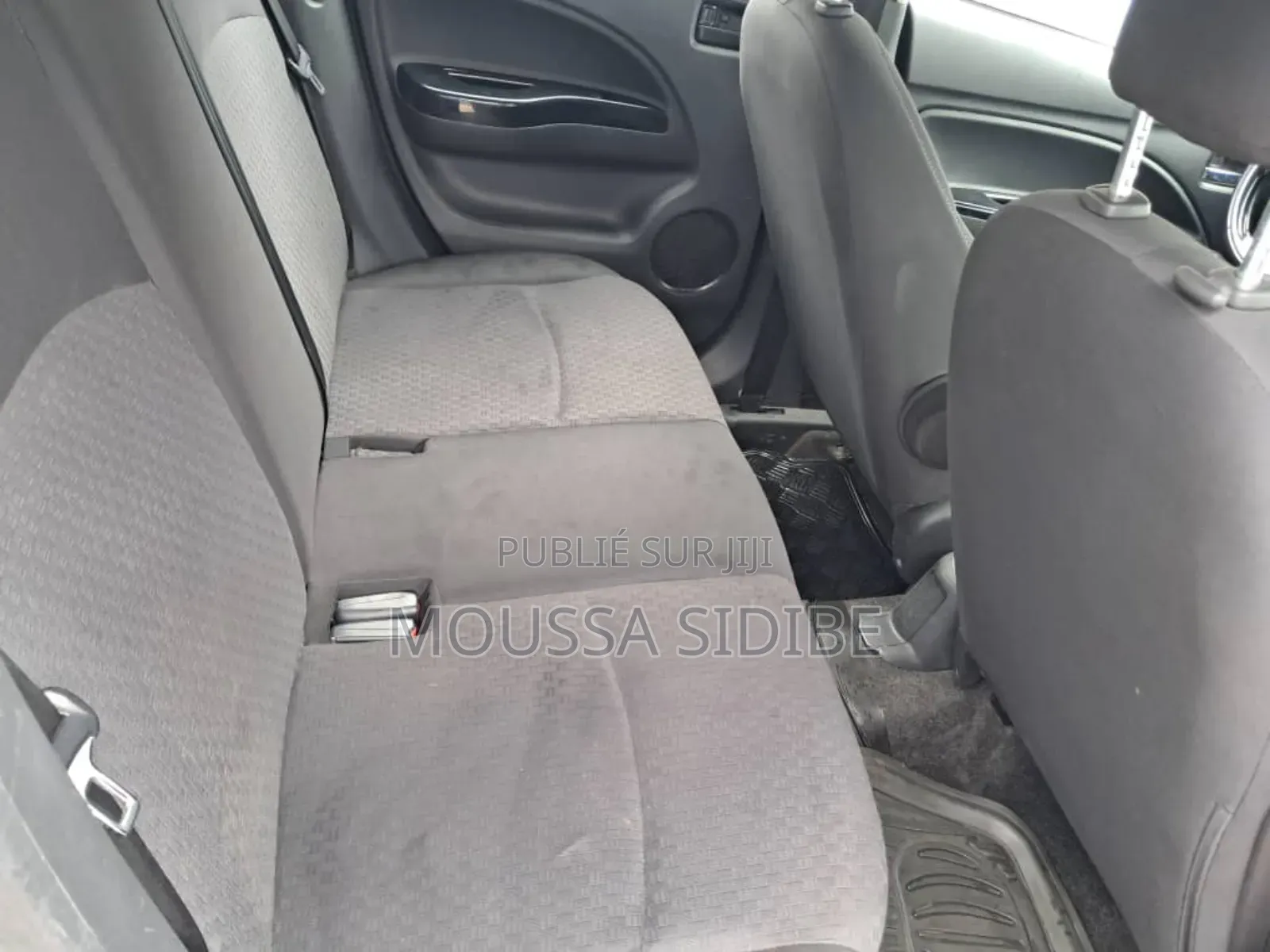 Mitsubishi Mirage ES 2019 Blue