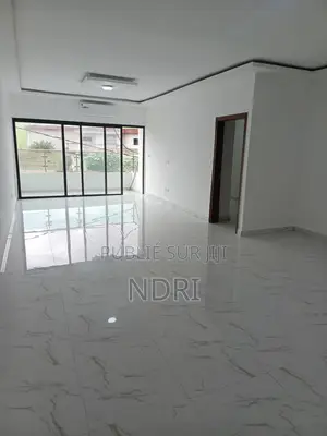 3chbre Appartement dans Building House, Cocody à Vendre